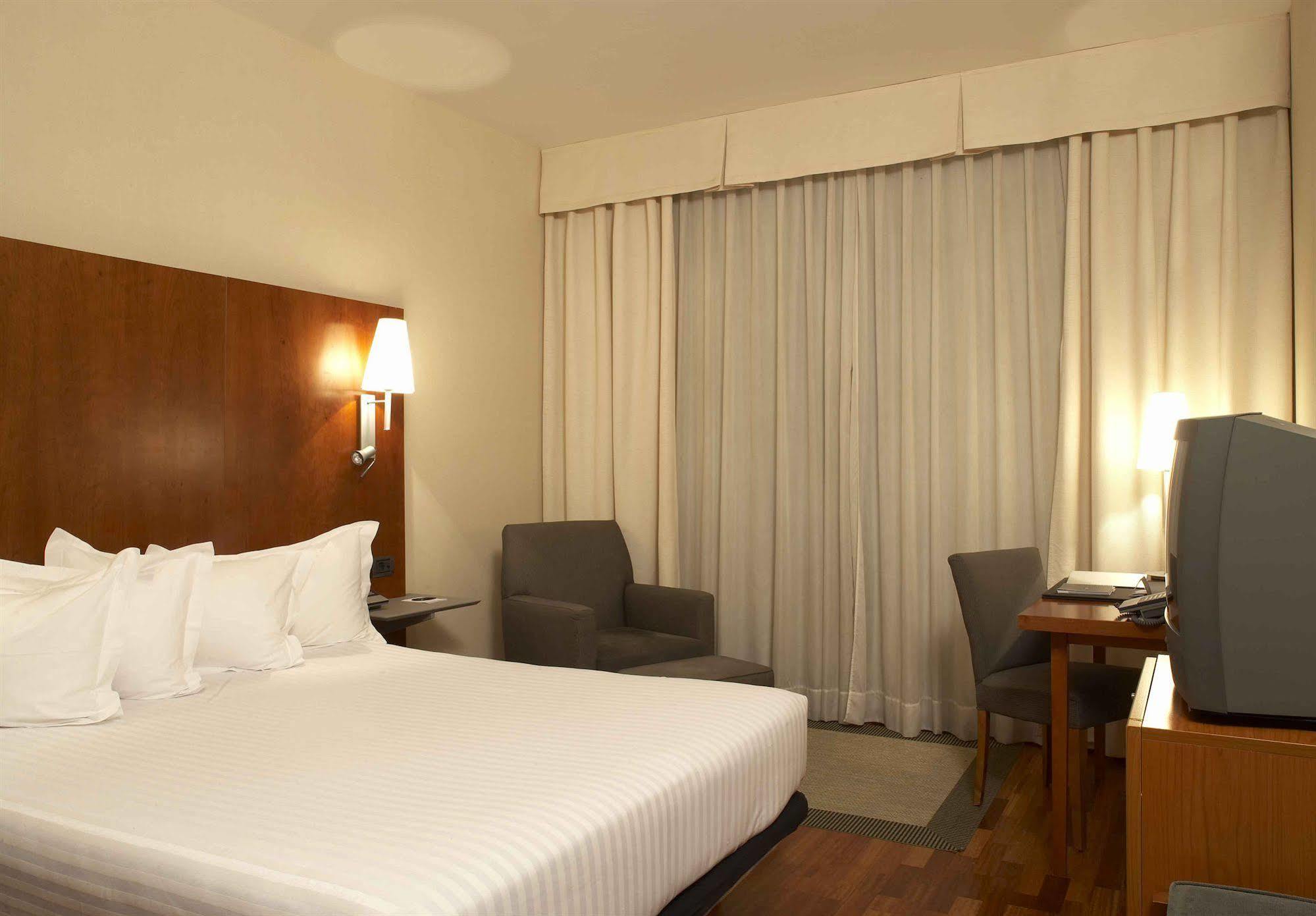 AC Hotel Alcalá de Henares by Marriott Quarto foto
